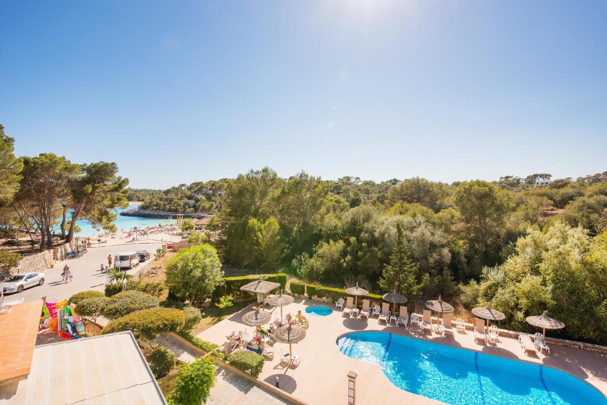 Hotel Playa Mondrago Porto Petro  Bagian luar foto