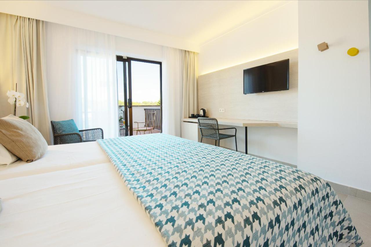 Hotel Playa Mondrago Porto Petro  Bagian luar foto