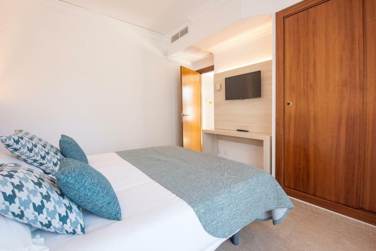 Hotel Playa Mondrago Porto Petro  Bagian luar foto